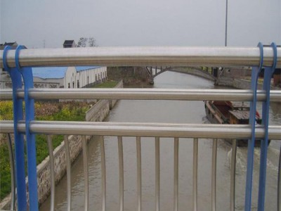 不锈钢复合管 菏泽不锈钢复合管护栏   不锈钢复合管桥梁护栏