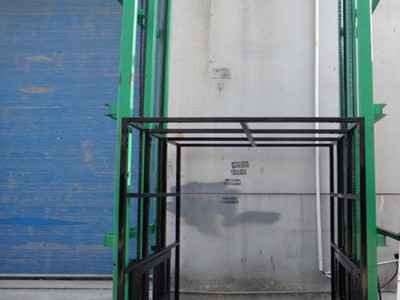 厂家供应 导轨式升降机 安装简单 液压机械升降平台 厂房升降货梯