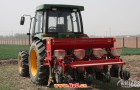 陕西合阳：农技中心成功实施小麦不同播种机具试验