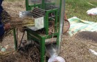 安徽歙县：农民发明油菜脱粒秸杆粉碎一体机