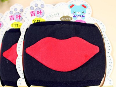 直销 14年 款 韩版可爱卡通大嘴唇保暖防尘口罩 A042